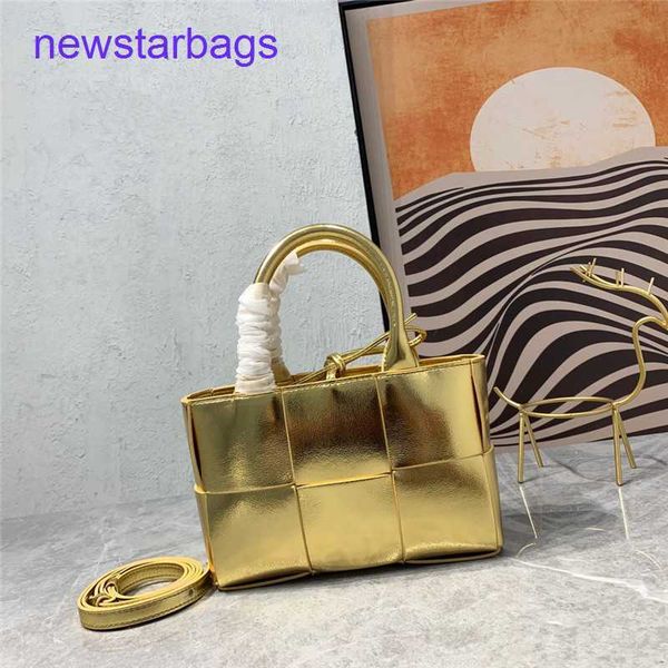 arco woven tote bags designer bottegs venets new large capacity for women fashion cowhide single shoulder underarm
arco woven tote bags designer bottegs venets new large capacity for women fashion cowhide single shoulder underarm