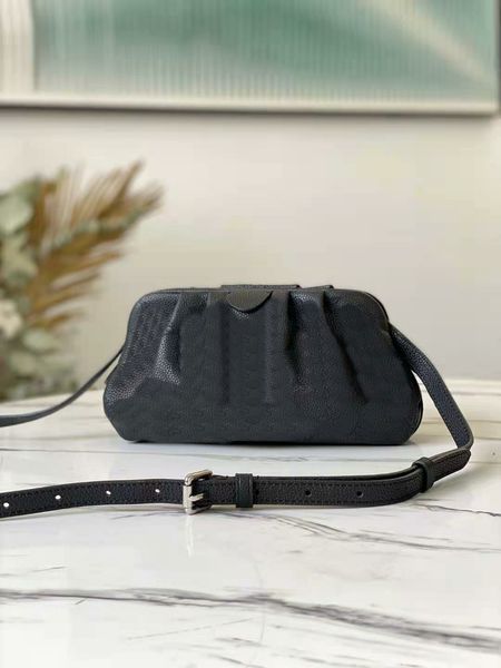 deisgner women shoulder bags perforated leather luxury crossbody bags zipper flap soft engraved calfskin mini handbags scala purse
deisgner women shoulder bags perforated leather luxury crossbody bags zipper flap soft engraved calfskin mini handbags scala purse