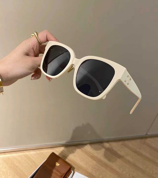 22 new sunglasses women's arc de triomphe 520 limited edition pink black square sunglasses cl couple's style is thin and versatile, White;black
22 new sunglasses women's arc de triomphe 520 limited edition pink black square sunglasses cl couple's style is thin and versatile, White;black