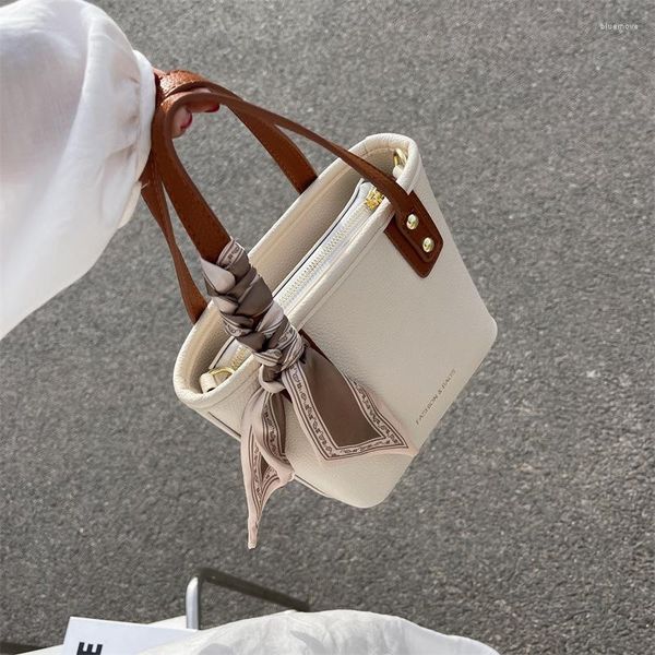 shoulder bags french women's bag niche design high-end handbag fashion simple tote all-match messenger women
shoulder bags french women's bag niche design high-end handbag fashion simple tote all-match messenger women