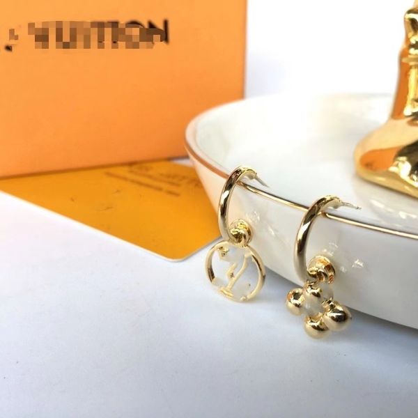classic luxury 4/four leaf clover pendant necklaces designer chain 18k gold shell for girl wedding mother' day fashion jewelry women gi, Silver
classic luxury 4/four leaf clover pendant necklaces designer chain 18k gold shell for girl wedding mother' day fashion jewelry women gi, Silver