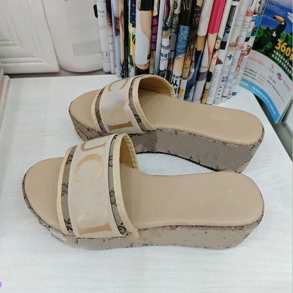2023 classic designer brand ladies flat slippers premium women sandals casual handmade summer sandal fashion shoes sizes 35-42, Black
2023 classic designer brand ladies flat slippers premium women sandals casual handmade summer sandal fashion shoes sizes 35-42, Black