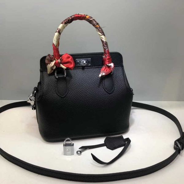 handbags hernm berd king bags shouler 2023 original cow skin lychee milk bag twist buckle portable single shoulder diagonal cross womenelega
handbags hernm berd king bags shouler 2023 original cow skin lychee milk bag twist buckle portable single shoulder diagonal cross womenelega