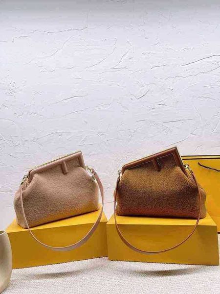 fbag evening bag shoulder bags plush handbag irregular fashion wallet luxury brand women's designer mobile phone crossbody purses 1127
fbag evening bag shoulder bags plush handbag irregular fashion wallet luxury brand women's designer mobile phone crossbody purses 1127