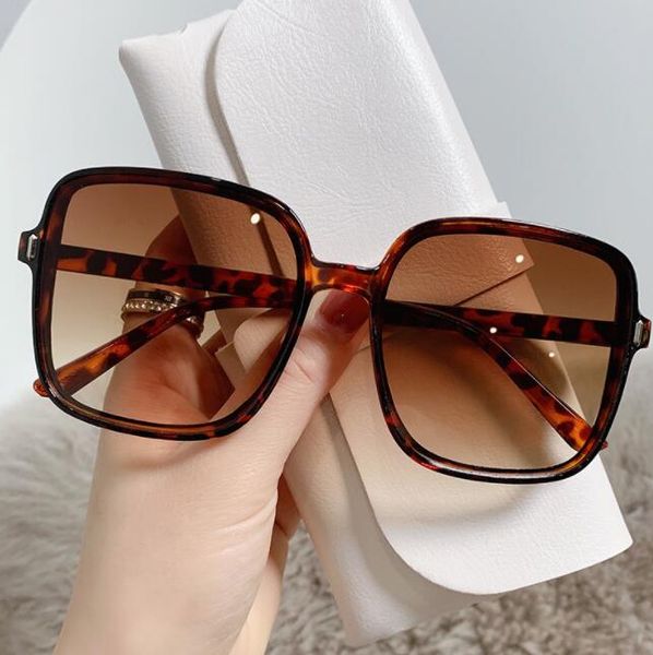 wholesale designer round sunglasses original eyeglasses outdoor shades frame classic lady mirrors for women men driving dsfg, White;black
wholesale designer round sunglasses original eyeglasses outdoor shades frame classic lady mirrors for women men driving dsfg, White;black