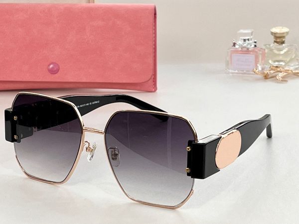 Fashion L cool Glasses Funky Sunglasses Designers For Women and Men 2566 Summer Style Anti-Ultraviolet Retro Plate Full Frame Random Box
Fashion L cool Glasses Funky Sunglasses Designers For Women and Men 2566 Summer Style Anti-Ultraviolet Retro Plate Full Frame Random Box