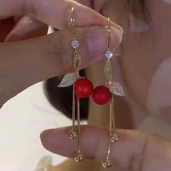 charm 2023 red frosted pearl leaves exquisite french long tassel earrings female, Golden
charm 2023 red frosted pearl leaves exquisite french long tassel earrings female, Golden