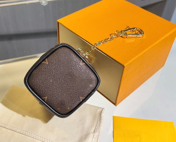 luxury brand letter key wallet famous designer color-blocking zipper coin purses men's and women's mini square bag cluth bags with, Red;blue
luxury brand letter key wallet famous designer color-blocking zipper coin purses men's and women's mini square bag cluth bags with, Red;blue