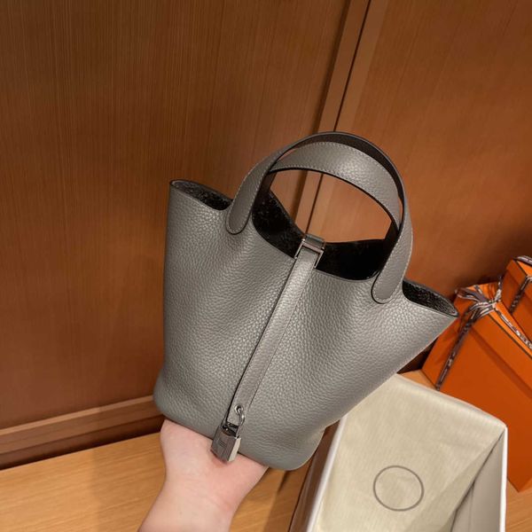 handbags hernm berd king bags shouler original leather handmade basket bag 18cm grey silver buckle lady handbagelegant classic luxury brand
handbags hernm berd king bags shouler original leather handmade basket bag 18cm grey silver buckle lady handbagelegant classic luxury brand