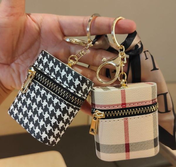 creativity presbyopia car keychain coin purse pendant charm keyring holder fashion pu leather flower grid designer metal key chain, Silver
creativity presbyopia car keychain coin purse pendant charm keyring holder fashion pu leather flower grid designer metal key chain, Silver