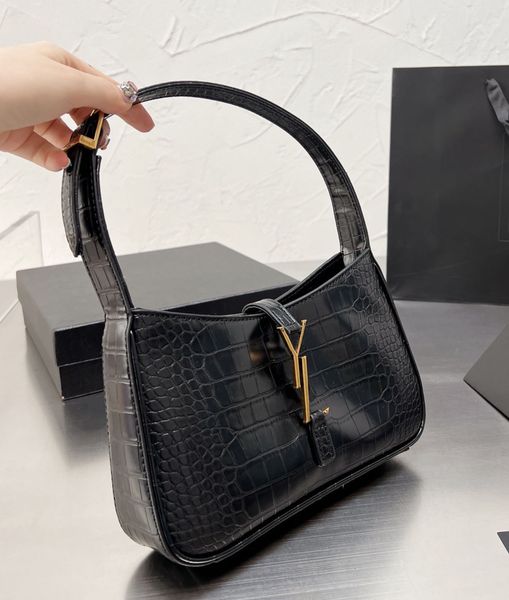 women cleo handbags underarm bags quality leather advanced fashion lady purses wholesale handbags
women cleo handbags underarm bags quality leather advanced fashion lady purses wholesale handbags