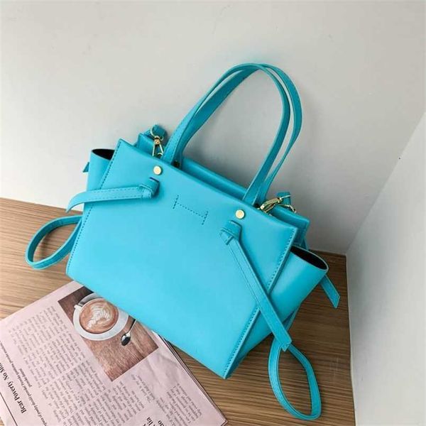 advanced feeling bag women's 2023 new carry-on bag solid color versatile one-shoulder messenger bag large capacity tote bag
advanced feeling bag women's 2023 new carry-on bag solid color versatile one-shoulder messenger bag large capacity tote bag
