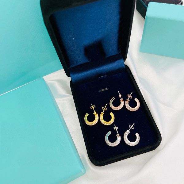 luxury c shape earring circle half smooth surface with and without drill earrings designer fashion jewelry couple valentines gift wholesale, Golden;silver
luxury c shape earring circle half smooth surface with and without drill earrings designer fashion jewelry couple valentines gift wholesale, Golden;silver