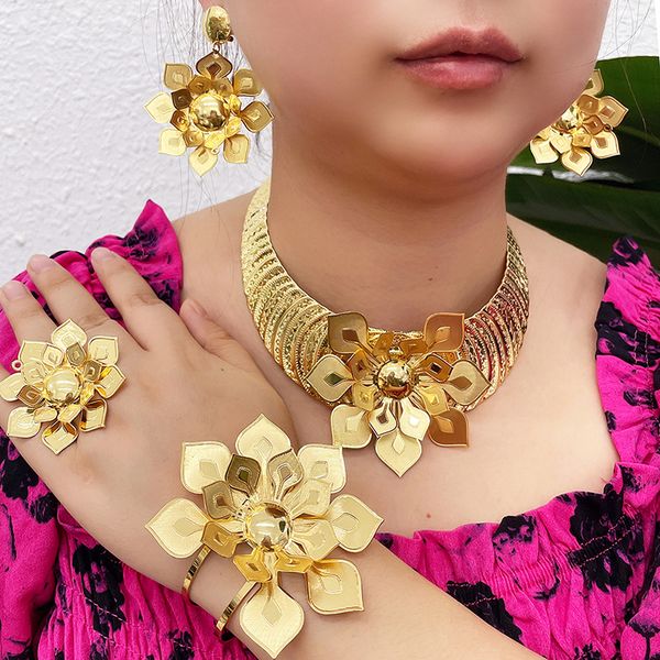 wedding jewelry sets brazilian gold color set for women large necklace earrings charm bracelet designed beautiful 230216, Slivery;golden
wedding jewelry sets brazilian gold color set for women large necklace earrings charm bracelet designed beautiful 230216, Slivery;golden