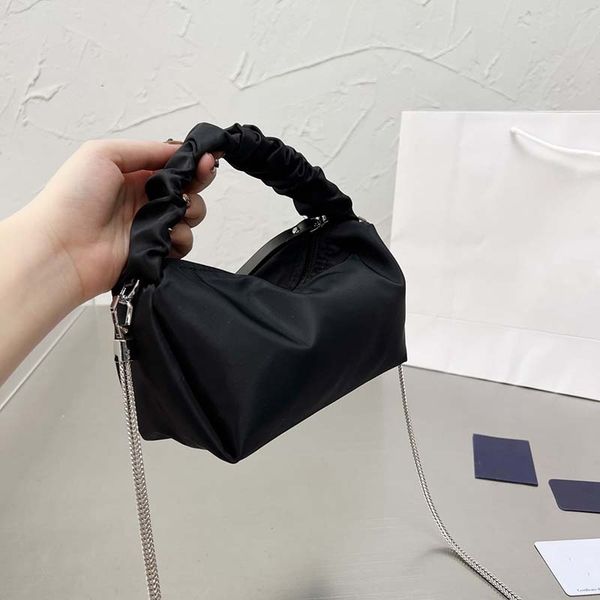 new designer nylon shoulder bag fashion handbag chain solid color women's messenger bag classic handbag
new designer nylon shoulder bag fashion handbag chain solid color women's messenger bag classic handbag