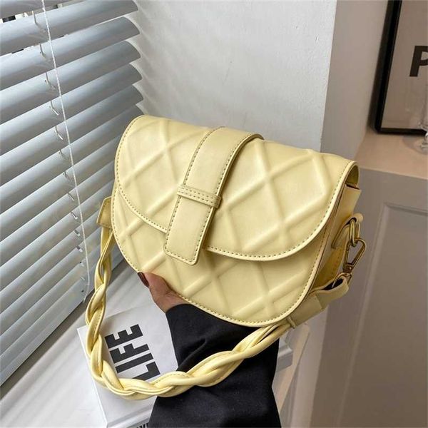 new rhombus pattern pineapple pattern personalized sewing solid color pu temperament daily embossed women's bag shoulder bag
new rhombus pattern pineapple pattern personalized sewing solid color pu temperament daily embossed women's bag shoulder bag