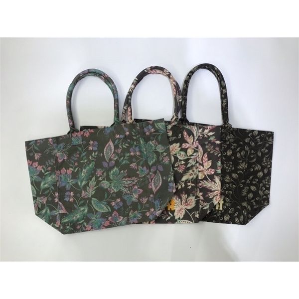 shopping bags floral letters print bag women's handbags largecapacity simple fashion female canvas 230216
shopping bags floral letters print bag women's handbags largecapacity simple fashion female canvas 230216