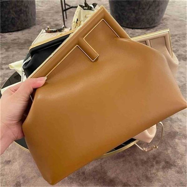 designer fend bag luxurys handbag designers bags autumn and winter f's first one shoulder fashion diagonal chain women's holding l
designer fend bag luxurys handbag designers bags autumn and winter f's first one shoulder fashion diagonal chain women's holding l