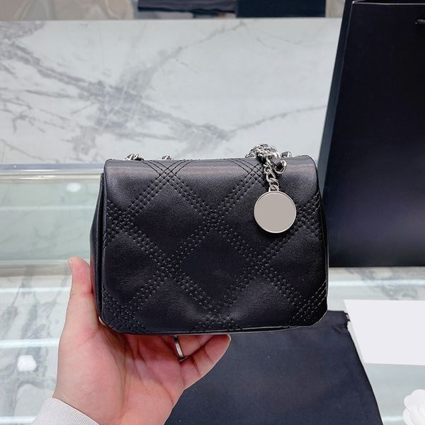 shoulder bags 23ss women vinatge classic mini flap sqaure bags with coin bicolore quilted aged silver metal hardware matelasse chain crossbo
shoulder bags 23ss women vinatge classic mini flap sqaure bags with coin bicolore quilted aged silver metal hardware matelasse chain crossbo