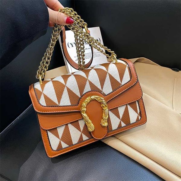 new women's bag crocodile golden velvet fabric double compartment flap square bag chain crossbody shoulder bag
new women's bag crocodile golden velvet fabric double compartment flap square bag chain crossbody shoulder bag
