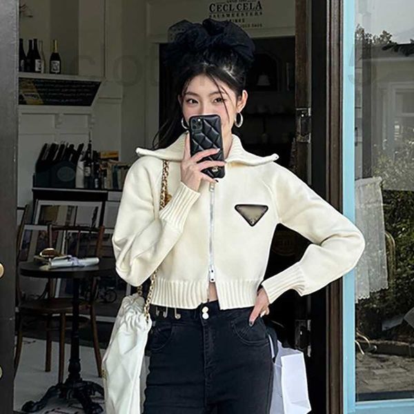 women's t-shirt designer triangle knitted cardigan women's early spring 2023 lapel jacket short 7k9t, White
women's t-shirt designer triangle knitted cardigan women's early spring 2023 lapel jacket short 7k9t, White