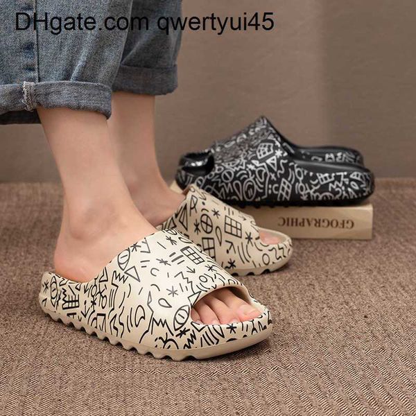qwertyui45 slippers summer fashion coconut ripe slippers men's outdoor net infrared wear new flip sesame street trendy beach shoes 0217, Black
qwertyui45 slippers summer fashion coconut ripe slippers men's outdoor net infrared wear new flip sesame street trendy beach shoes 0217, Black