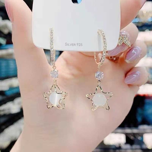 charm earrings 2023 new fashion silver needle temperament versatile three-dimensional five-pointed star cat's eye stone earrings high, Golden
charm earrings 2023 new fashion silver needle temperament versatile three-dimensional five-pointed star cat's eye stone earrings high, Golden