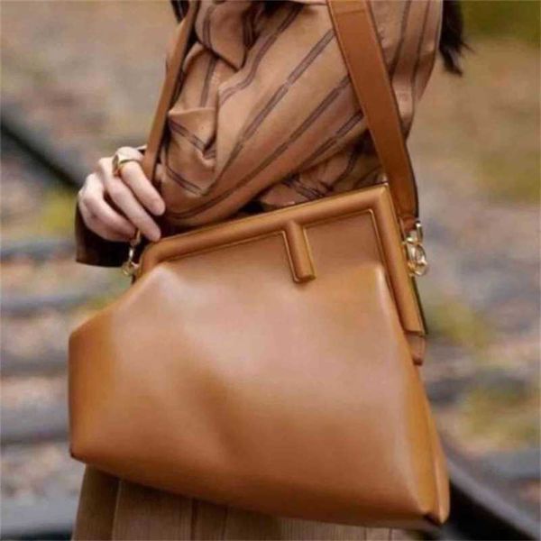 designer fend bag women luxurys handbags first series metal wrapped dinner handbag single shoulder messenger blf9 zc
designer fend bag women luxurys handbags first series metal wrapped dinner handbag single shoulder messenger blf9 zc
