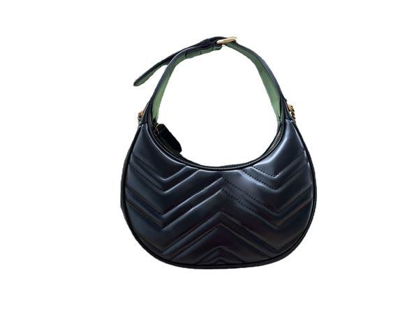 classic designer one shoulder bag crossbody bag women's tote vintage fashion glossy fabric leather tote metal logo
classic designer one shoulder bag crossbody bag women's tote vintage fashion glossy fabric leather tote metal logo