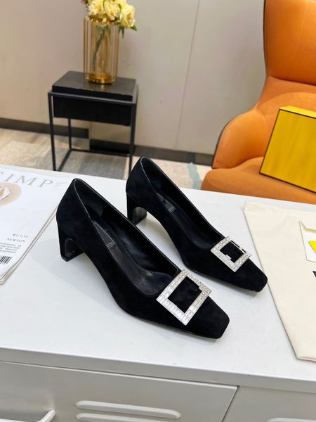 2023 women slippers sandals loafers muller shoes upper with heat-sealed crystals size 35-40, Black
2023 women slippers sandals loafers muller shoes upper with heat-sealed crystals size 35-40, Black
