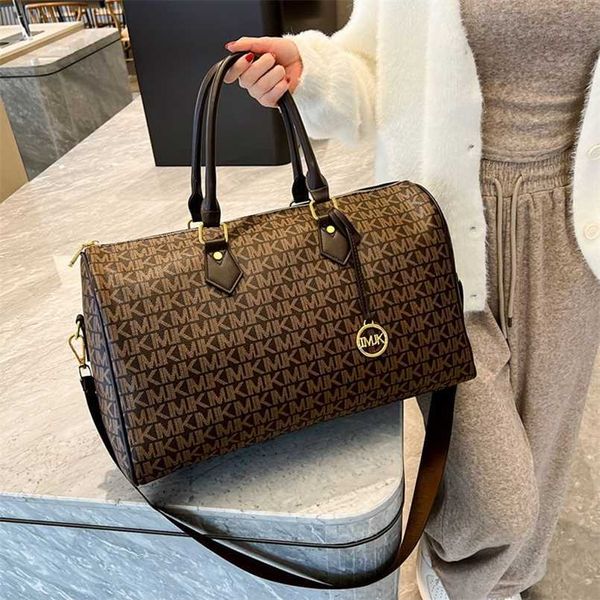 large capacity women's portable travel bag fitness bag travel luggage bag light short-distance storage bag leisure messenger bag
large capacity women's portable travel bag fitness bag travel luggage bag light short-distance storage bag leisure messenger bag