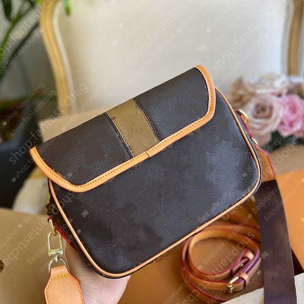 women's bags versatile single shoulder crossbody soft boxnew square package retro old flower
women's bags versatile single shoulder crossbody soft boxnew square package retro old flower