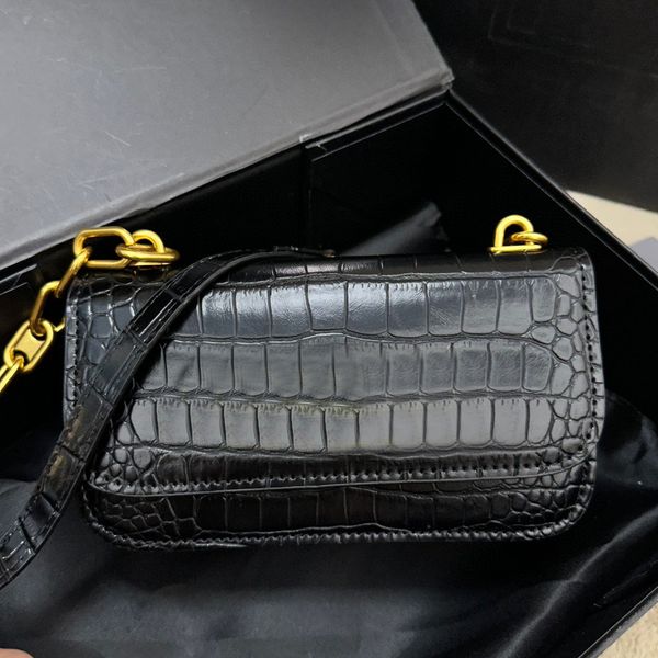 designer bags oil wax leather hobo downtown crossbody handbags symmetric letter logo chain purse
designer bags oil wax leather hobo downtown crossbody handbags symmetric letter logo chain purse