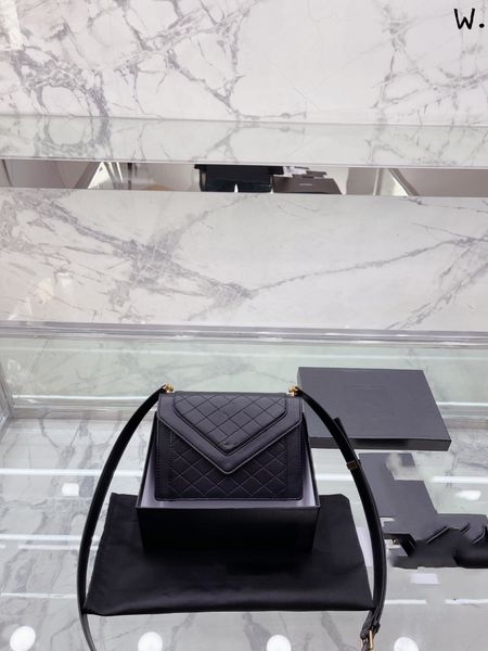 handbag women luxury designer bag 3-color leisure travel ribbon handbag pu material fashion shoulder bag
handbag women luxury designer bag 3-color leisure travel ribbon handbag pu material fashion shoulder bag