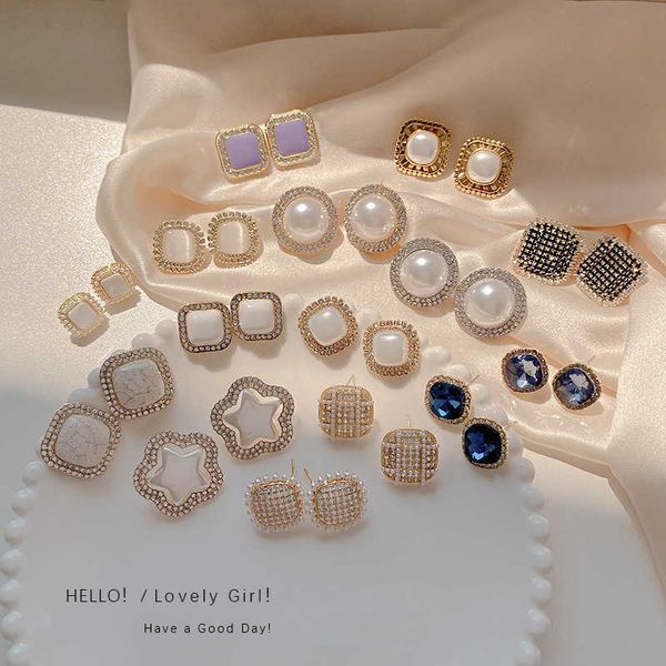 925 silver needle geometric pearl earrings fashion temperament autumn and winter high sense earrings, Golden
925 silver needle geometric pearl earrings fashion temperament autumn and winter high sense earrings, Golden