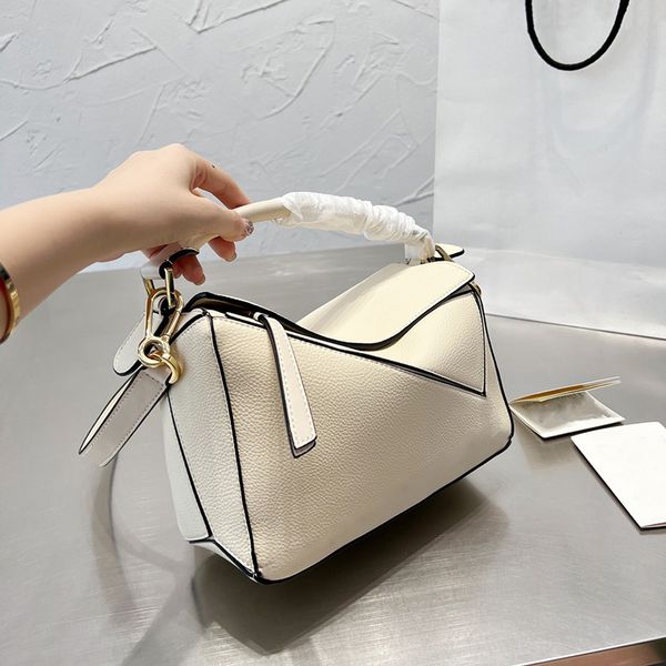 shoulder bags womens designer bag geometrical handbags brand wallet women classic messenger design handbag 220824
shoulder bags womens designer bag geometrical handbags brand wallet women classic messenger design handbag 220824