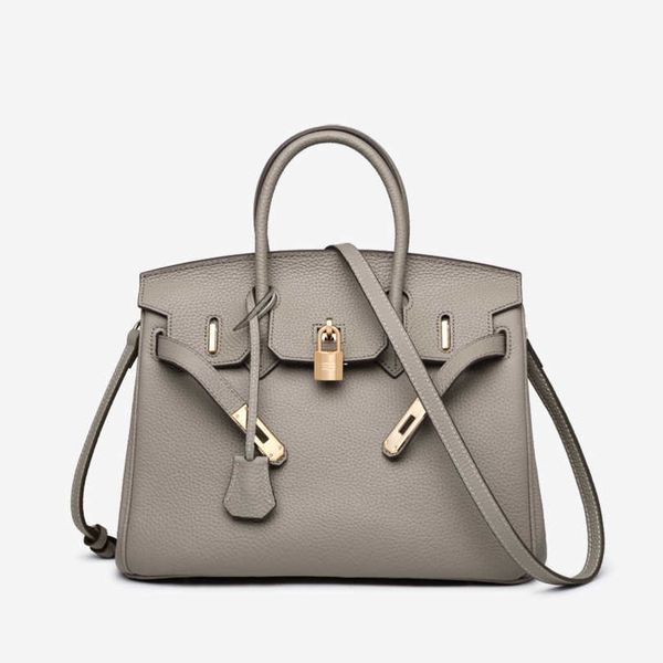 women's 2023 trend luxury designer 25cm bag high layer leather handbag women's fashion trend leather shoulder bag 50%off black whi
women's 2023 trend luxury designer 25cm bag high layer leather handbag women's fashion trend leather shoulder bag 50%off black whi