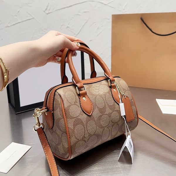 bags totes handbag designer bag women classic imitation brand stitching letter zipper flower single shoulder pillow bag versatile commut par
bags totes handbag designer bag women classic imitation brand stitching letter zipper flower single shoulder pillow bag versatile commut par