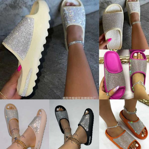 wholesale 2023 designer womens slippers with thin shiny thick slides with diamonds shoes, Black
wholesale 2023 designer womens slippers with thin shiny thick slides with diamonds shoes, Black