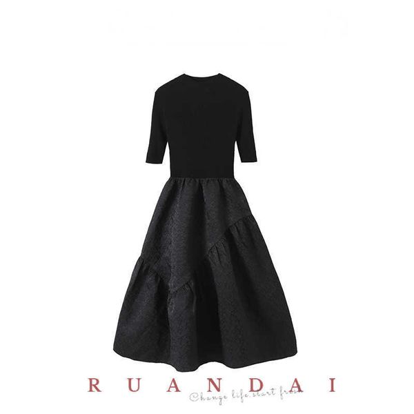 casual dresses solid color shortsleeved aline skirt for 2022 spring and autumn new style slim waist knitted pullover dress women z0216, Black;gray
casual dresses solid color shortsleeved aline skirt for 2022 spring and autumn new style slim waist knitted pullover dress women z0216, Black;gray