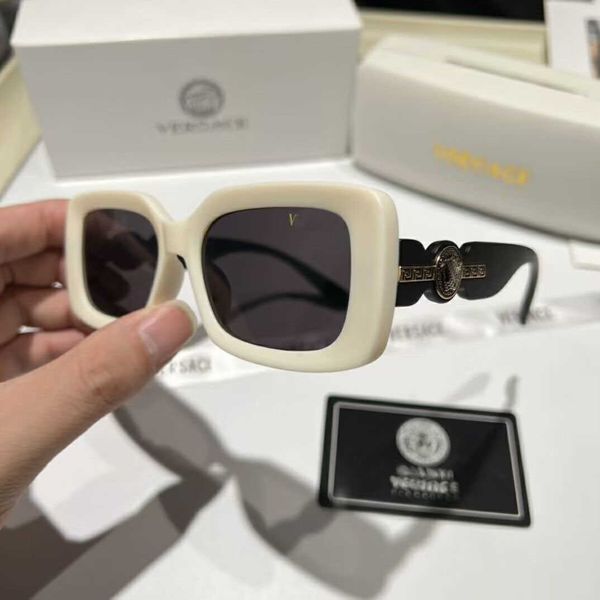 temperament appears thin black high-grade versage sunglasses ins style new summer style gradual sunscreen personalized sunglasses, White;black
temperament appears thin black high-grade versage sunglasses ins style new summer style gradual sunscreen personalized sunglasses, White;black