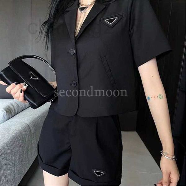two piece dress designer women pants business style casual outfit triangle badge outfits summer short sleeve suit breathable shorts jin5, White
two piece dress designer women pants business style casual outfit triangle badge outfits summer short sleeve suit breathable shorts jin5, White