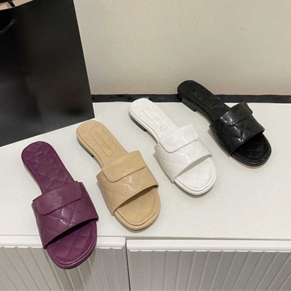 black beige turnlock quilted slippers women's interlocking gold buckle sandal logo mules slip on flat slides flap leather flops 2023 in
black beige turnlock quilted slippers women's interlocking gold buckle sandal logo mules slip on flat slides flap leather flops 2023 in