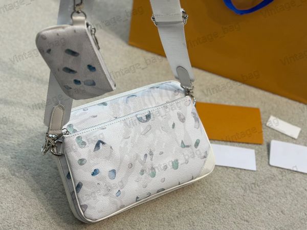 cross body duo messenger bag graffiti cross-body bag men luxurys detachable coin purse 3 in 1 messenger bag shoulder bags m45730 m46104
cross body duo messenger bag graffiti cross-body bag men luxurys detachable coin purse 3 in 1 messenger bag shoulder bags m45730 m46104