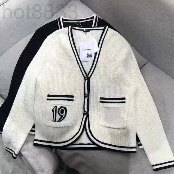 women's knits & tees designer classic black white letters design v-neck long sleeve women ladies cardigan autumn winter fashion apparel
women's knits & tees designer classic black white letters design v-neck long sleeve women ladies cardigan autumn winter fashion apparel
