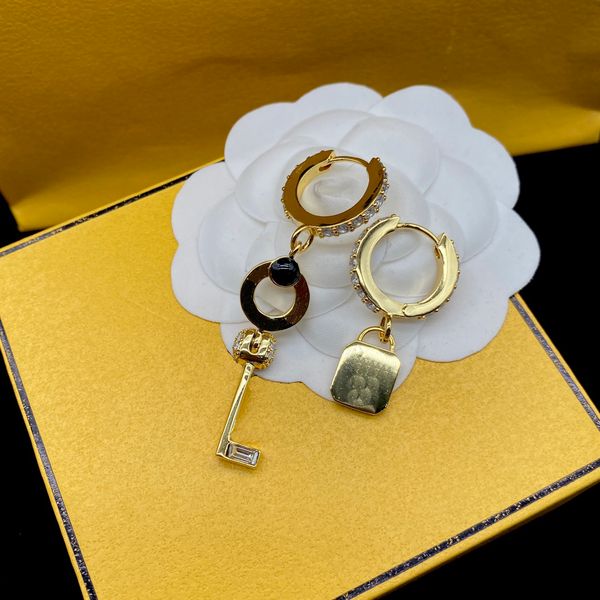 2023 designer earrings fashion big gem jewelry brand classic perfume bottle necklace wedding pie match with box chandelier, Silver
2023 designer earrings fashion big gem jewelry brand classic perfume bottle necklace wedding pie match with box chandelier, Silver