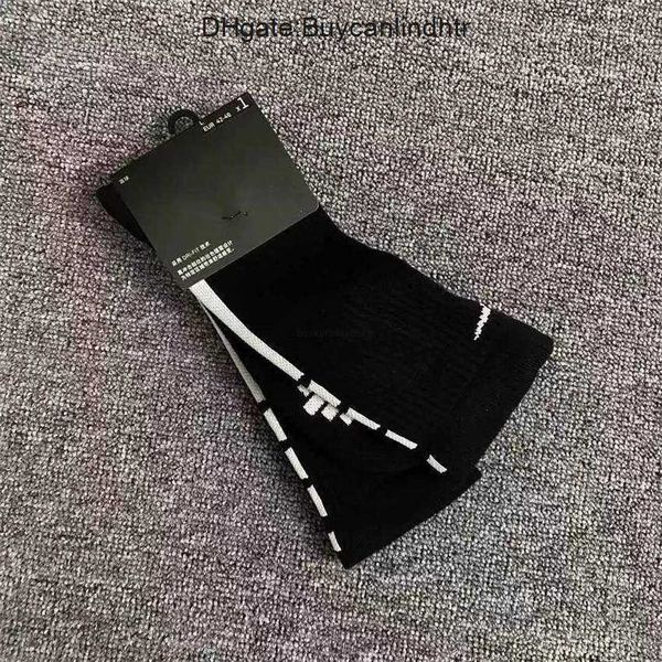 men socks women cotton classic ankle letter breathable black and white mixing football basketball sports sock good 7cnb
men socks women cotton classic ankle letter breathable black and white mixing football basketball sports sock good 7cnb