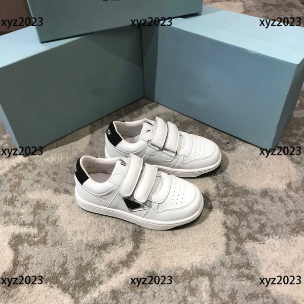 luxury kids casual shoe child sneakers boys and girls can be used new listing box packaging rubber spring children's size 26-35, Black;red
luxury kids casual shoe child sneakers boys and girls can be used new listing box packaging rubber spring children's size 26-35, Black;red