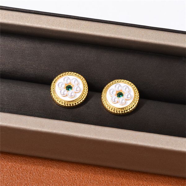 new round sunflower shape stud inlaid with pearl earrings gold 925 silver needle female noble temperament jewelry accessories, Golden;silver
new round sunflower shape stud inlaid with pearl earrings gold 925 silver needle female noble temperament jewelry accessories, Golden;silver