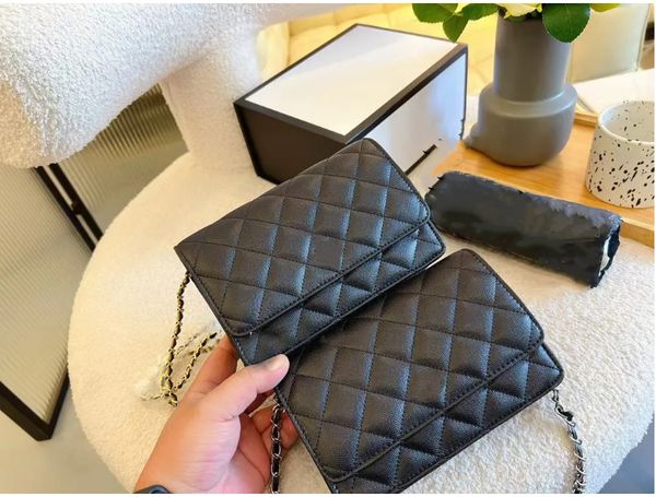 2022 new r women's bags luxury hands classic fashion woc wealth leather wallet caviar one shoulder messenger chain small fragrance styl
2022 new r women's bags luxury hands classic fashion woc wealth leather wallet caviar one shoulder messenger chain small fragrance styl